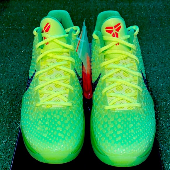 Kobe grinches